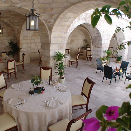 Hotel Masseria Fortificata Donnaloia โมโนโปลี ภายนอก รูปภาพ